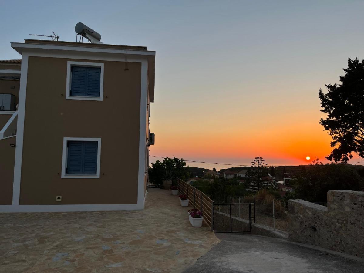 Villa Thea - Τhe View 1St Floor Áno Yerakaríon Buitenkant foto
