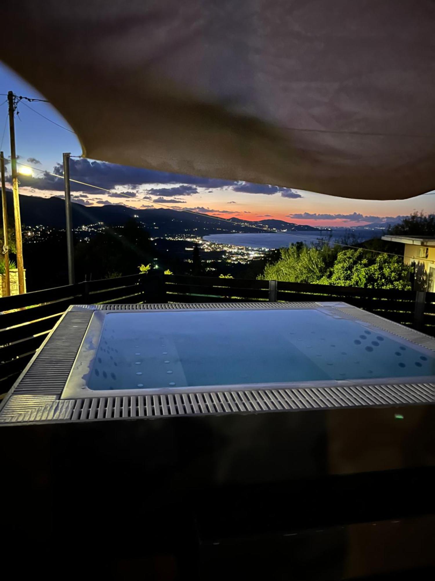 Villa Thea - Τhe View 1St Floor Áno Yerakaríon Buitenkant foto